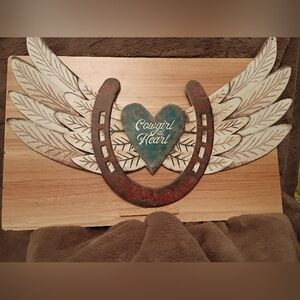 Rustic Winged Horseshoe Wall Decor